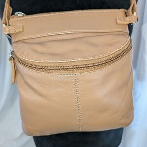 iLi New York Light Tan Genuine Leather Slim Crossbody Adjustable Strap 2 Pockets